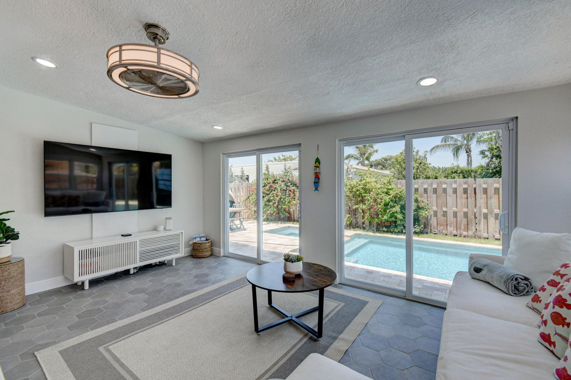 309 Rilyn Drive, West Palm Beach, FL 33405 Photo