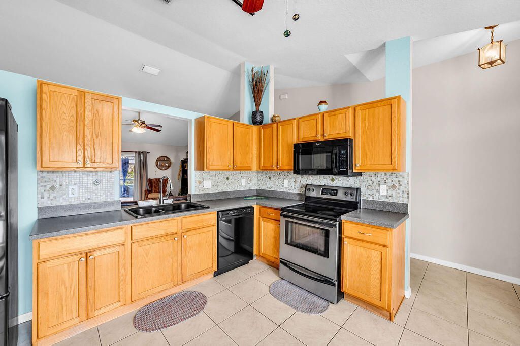 157 NE Jettie Terrace, Port Saint Lucie, FL 34983 Photo