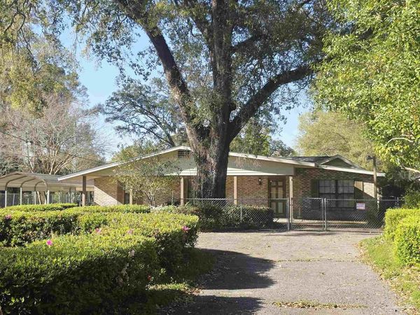 6412 W Fairfield Dr, Pensacola, FL 32506