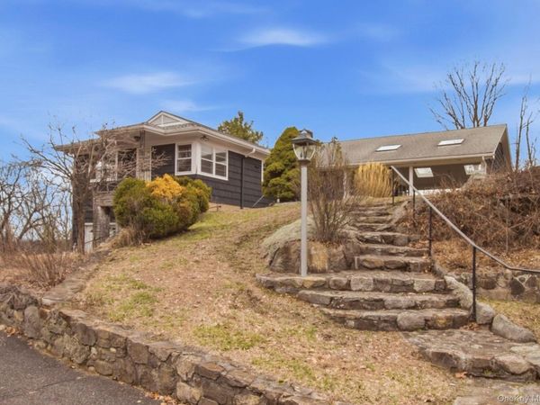 27 Allapartus Circle, Ossining, NY 10562