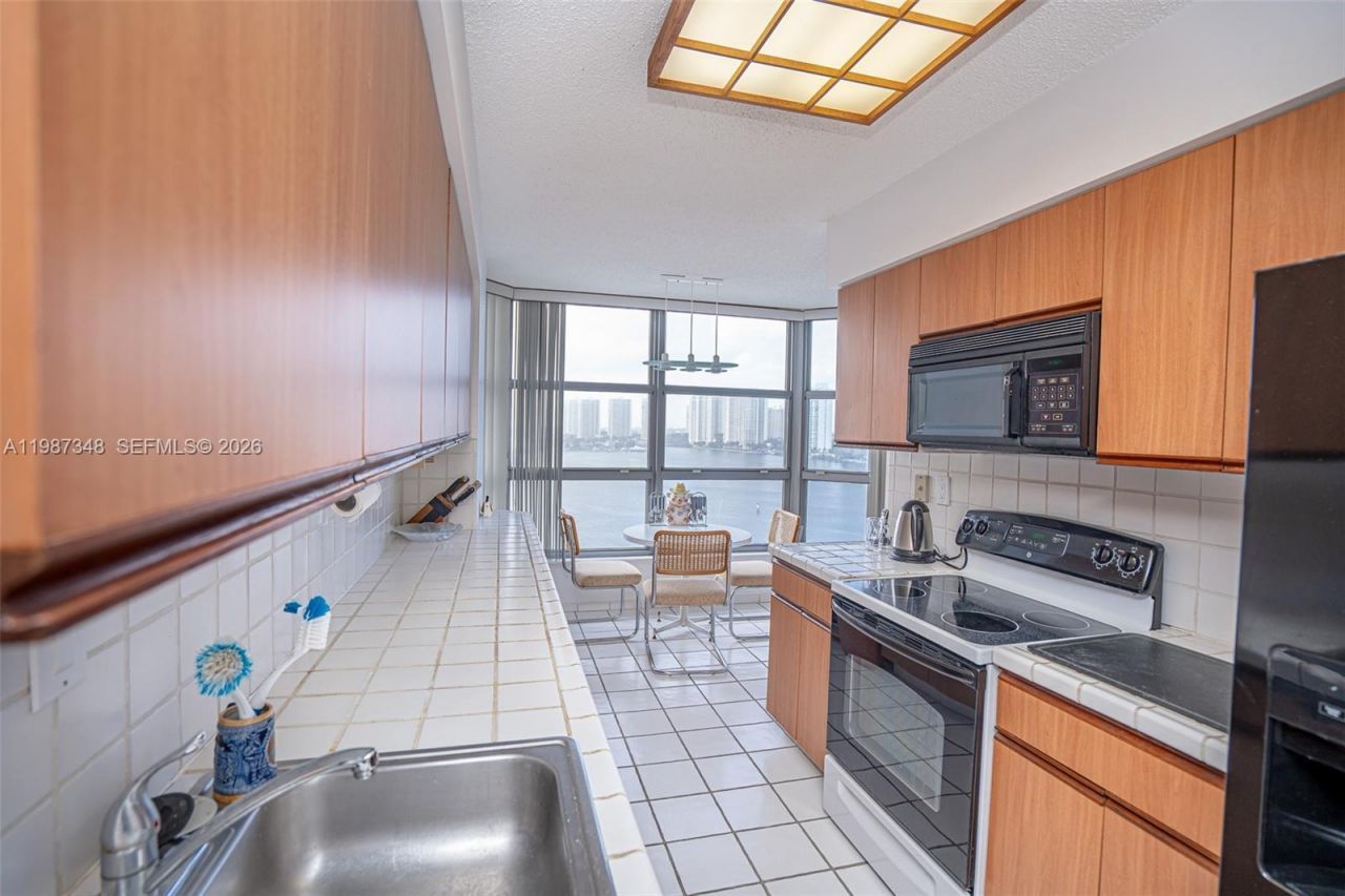 3530 Mystic Pointe Dr , Unit 1401, Aventura, FL 33180 Photo