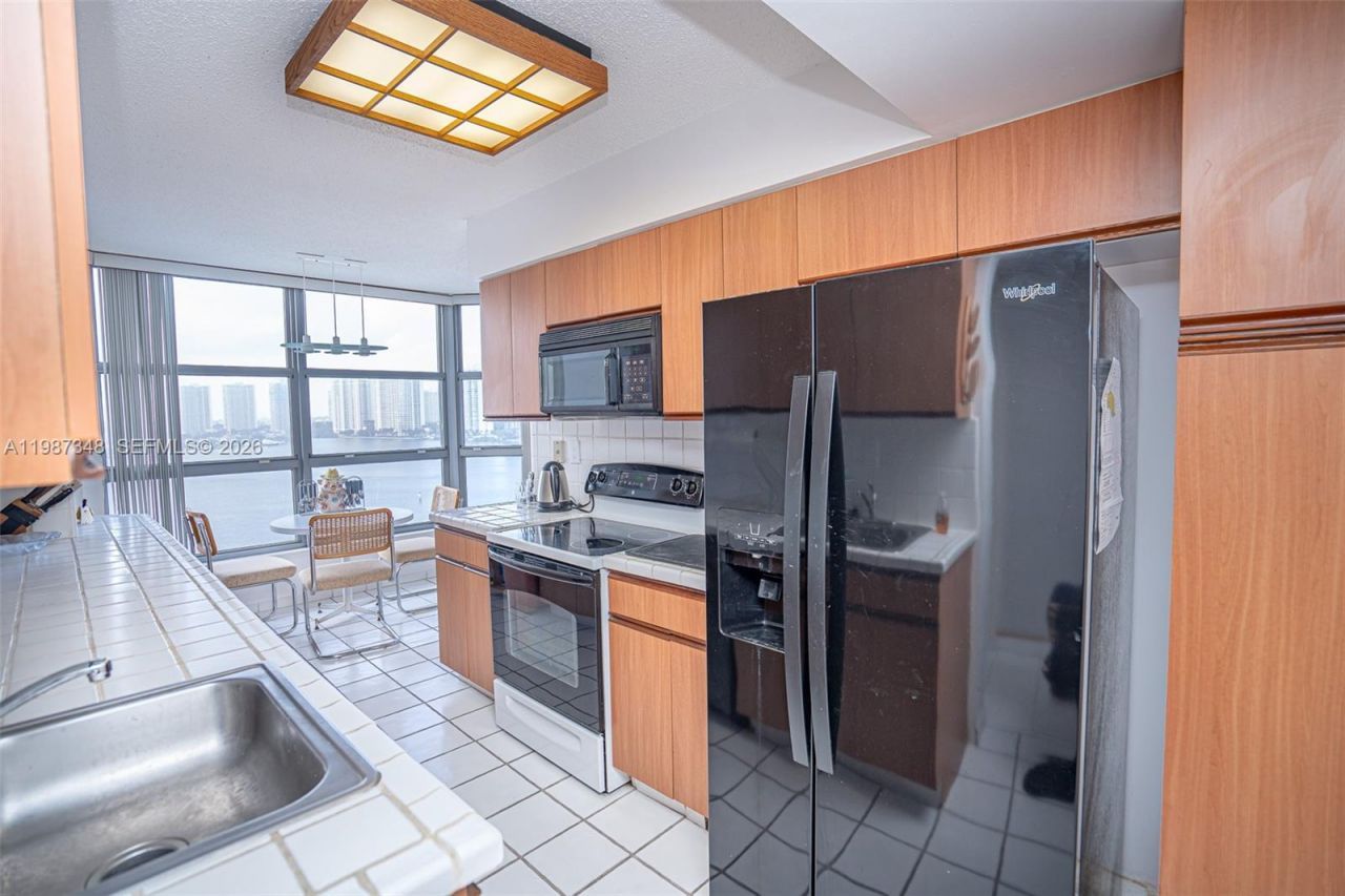 3530 Mystic Pointe Dr , Unit 1401, Aventura, FL 33180 Photo