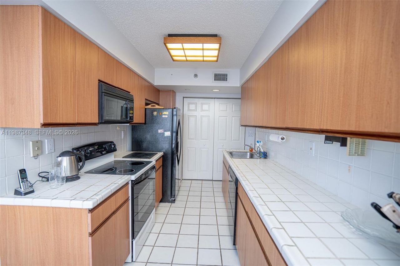 3530 Mystic Pointe Dr , Unit 1401, Aventura, FL 33180 Photo