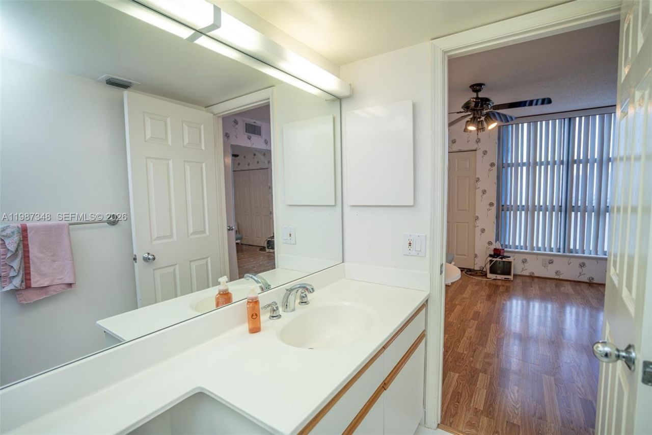 3530 Mystic Pointe Dr , Unit 1401, Aventura, FL 33180 Photo