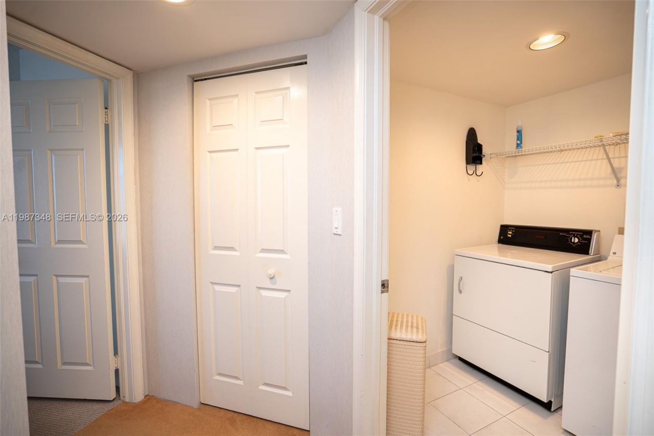 3530 Mystic Pointe Dr , Unit 1401, Aventura, FL 33180 Photo