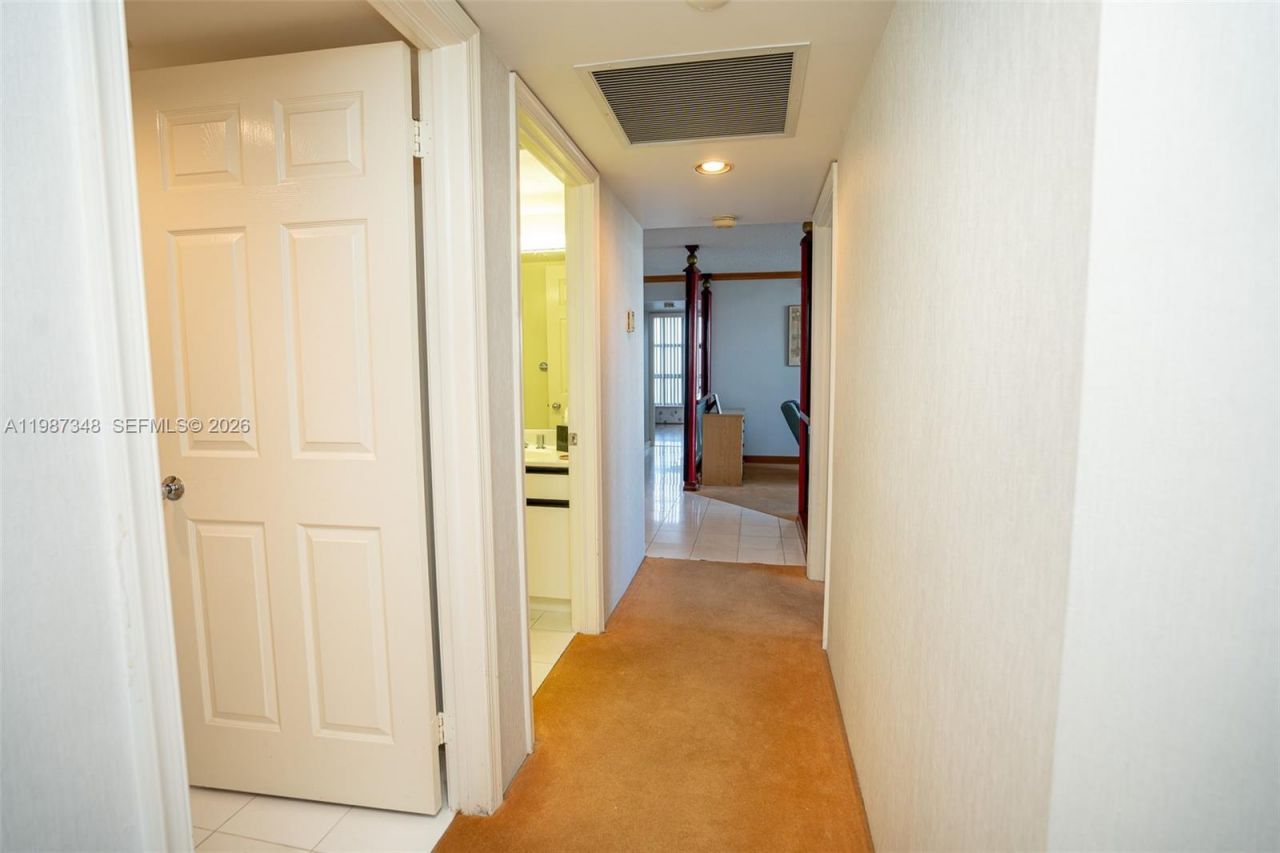 3530 Mystic Pointe Dr , Unit 1401, Aventura, FL 33180 Photo