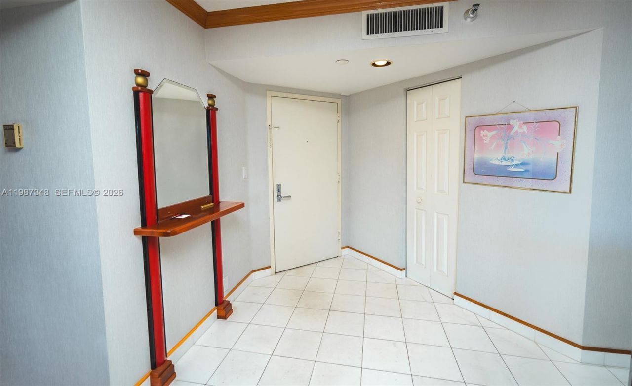 3530 Mystic Pointe Dr , Unit 1401, Aventura, FL 33180 Photo