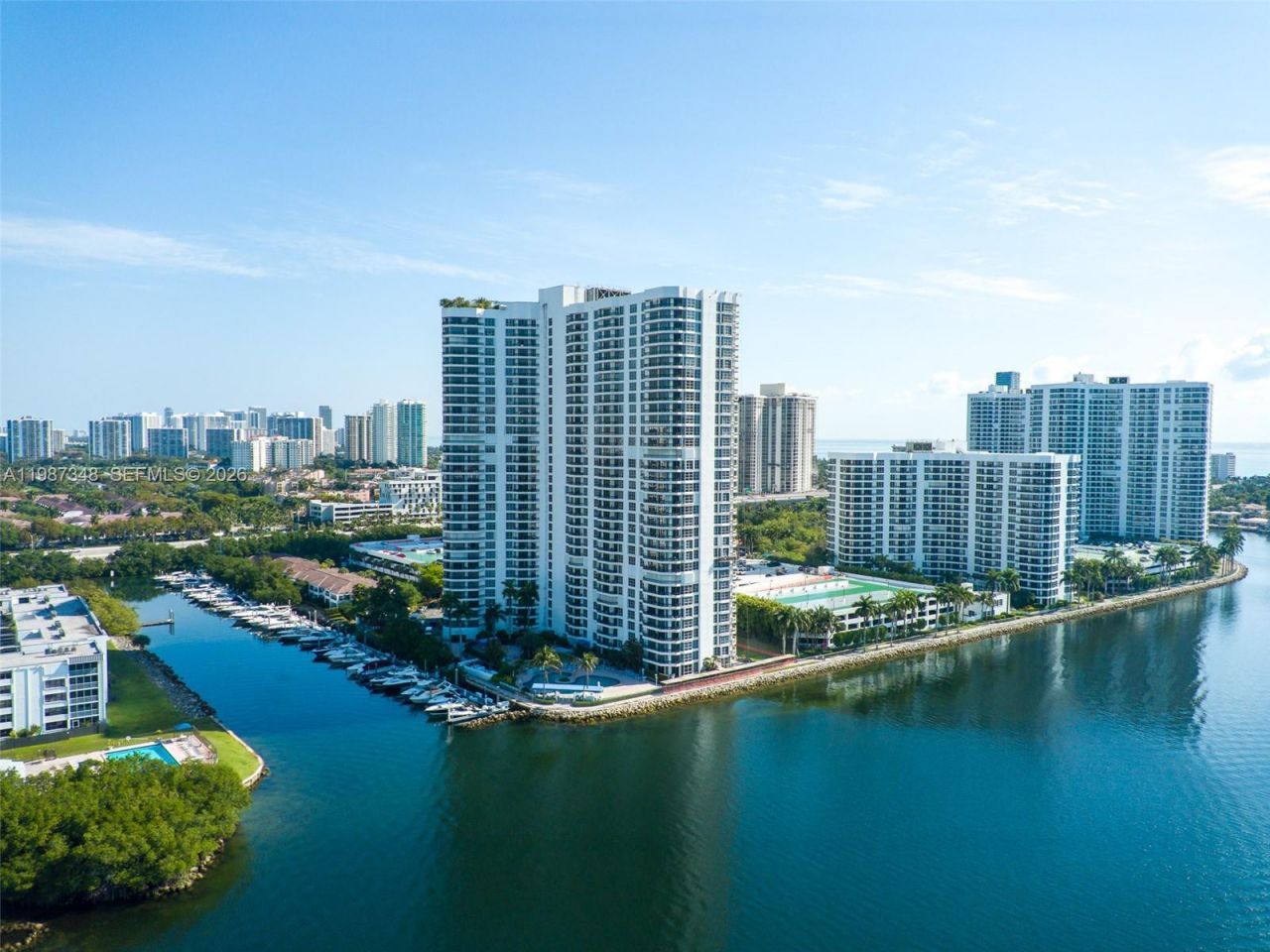 3530 Mystic Pointe Dr , Unit 1401, Aventura, FL 33180 Photo