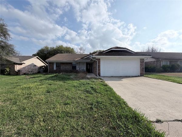 110 Iberis Court, Arlington, TX 76018