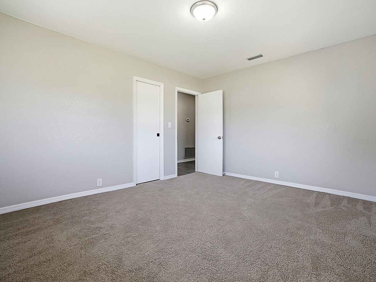 5 Oak Street, Yalaha, FL 34797 Photo