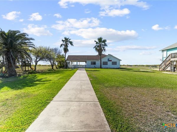 316 Marshall Johnson Avenue , Port Lavaca, TX 77979