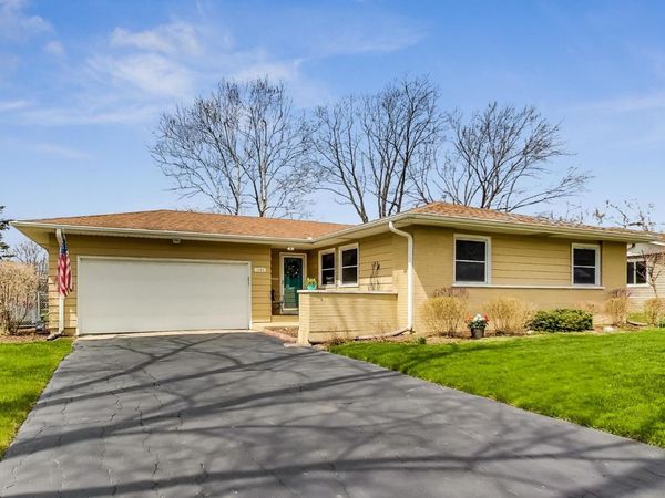 1242 N Linden Avenue , Palatine, IL 60074