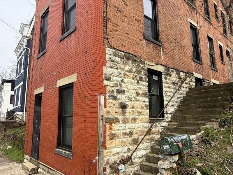 454 W Mcmicken Avenue, Cincinnati, OH 45214 Photo 2