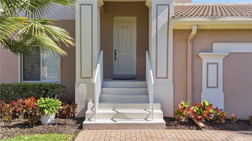 13950 Lake Mahogany Blvd, Unit 1221, Fort Myers, FL 33907 Photo