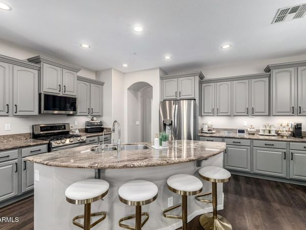 7220 W ASHBY Drive, Peoria, AZ 85383