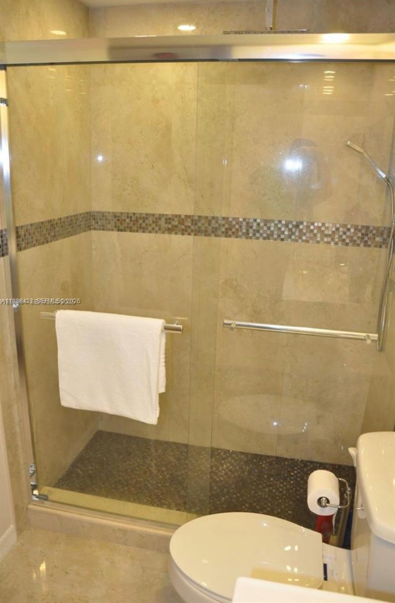 19801 E Country Club Dr, Unit 4104, Aventura, FL 33180 Photo