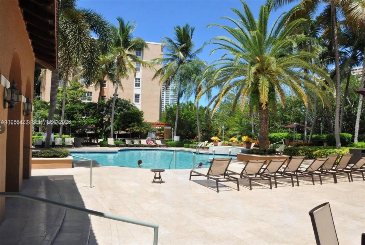 19801 E Country Club Dr, Unit 4104, Aventura, FL 33180 Photo