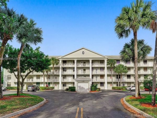 1715 Whitehall Dr , Unit 202, Davie, FL 33324
