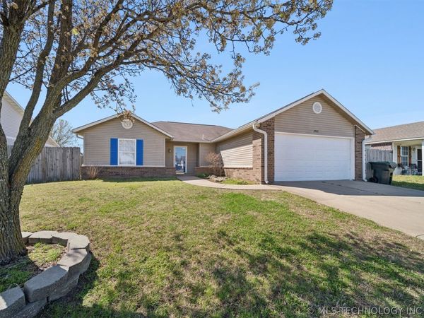 2001 N Chambers Avenue, Claremore, OK 74017