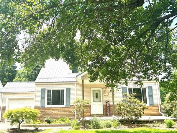 3267 Bell Wick Road, Hubbard, OH 44425