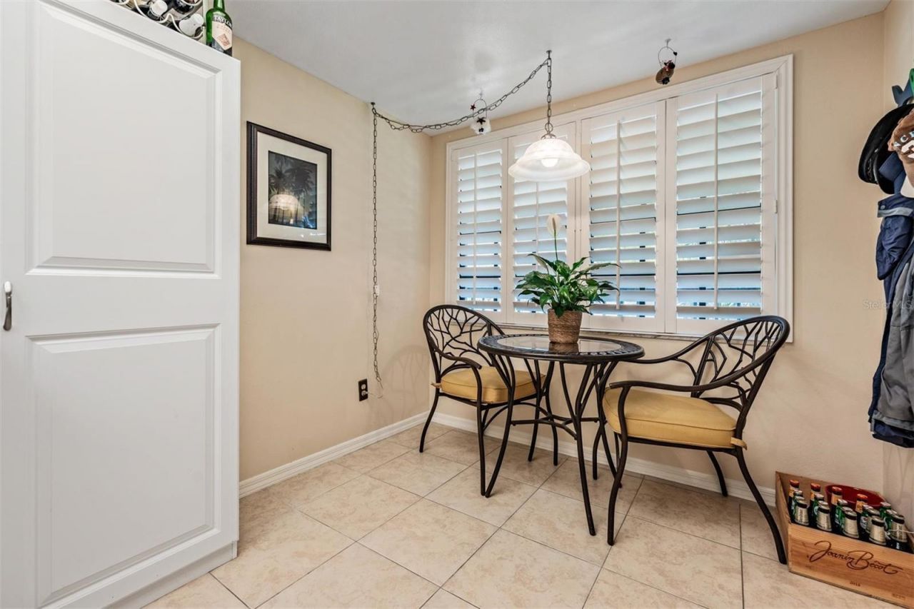 2070 Lakeview Drive, Unit 204, Clearwater, FL 33763 Photo