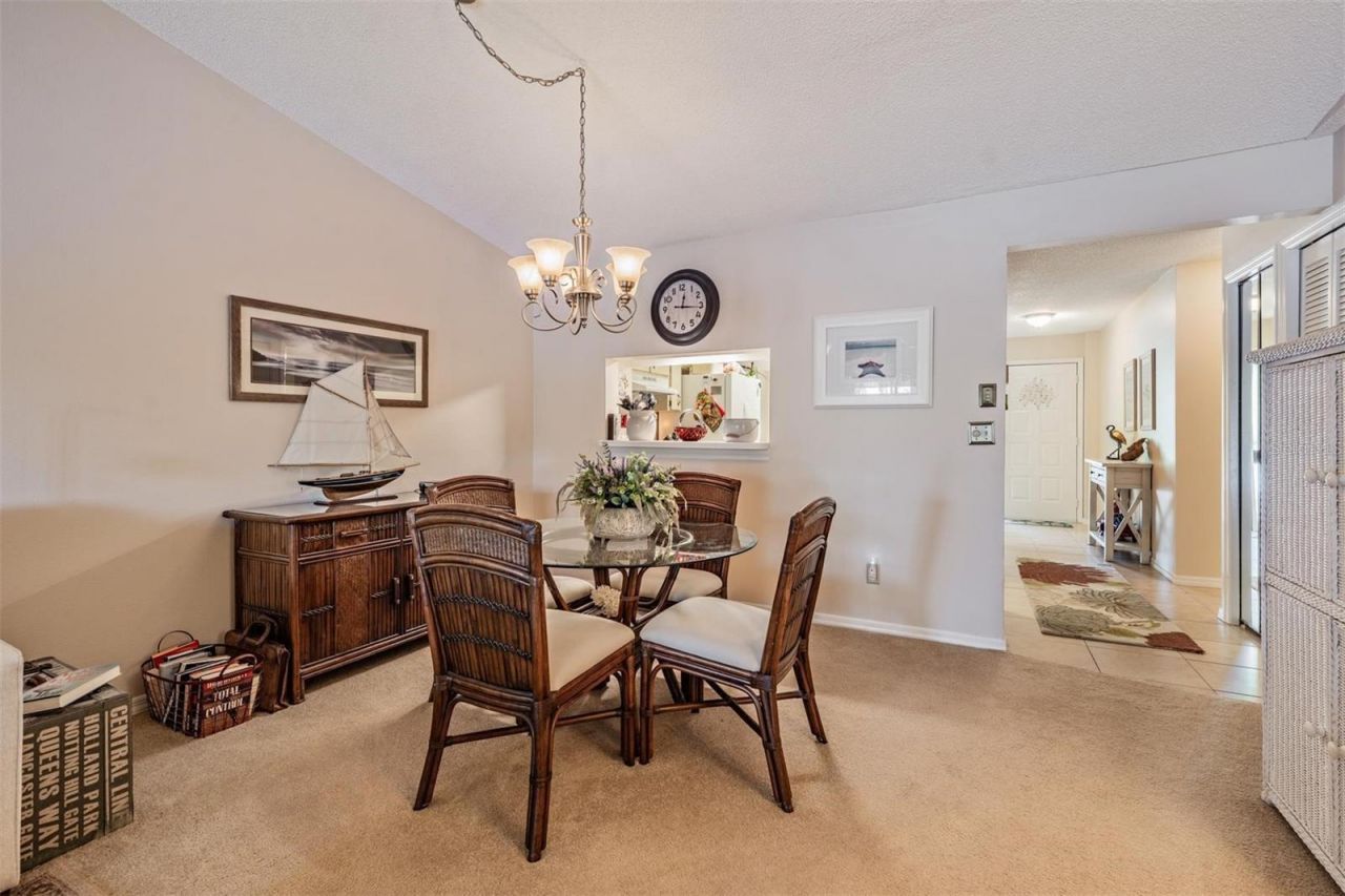 2070 Lakeview Drive, Unit 204, Clearwater, FL 33763 Photo