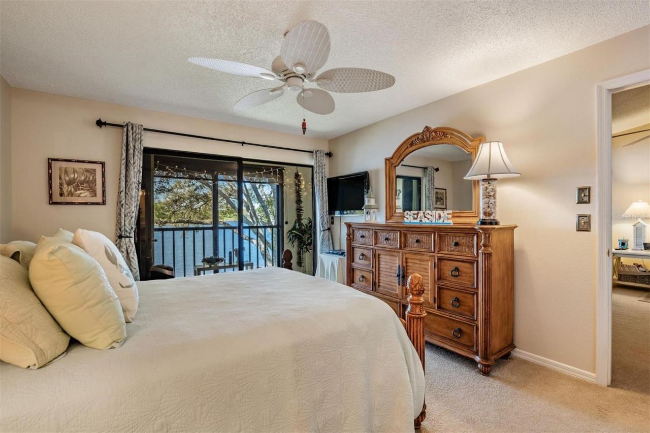 2070 Lakeview Drive, Unit 204, Clearwater, FL 33763 Photo