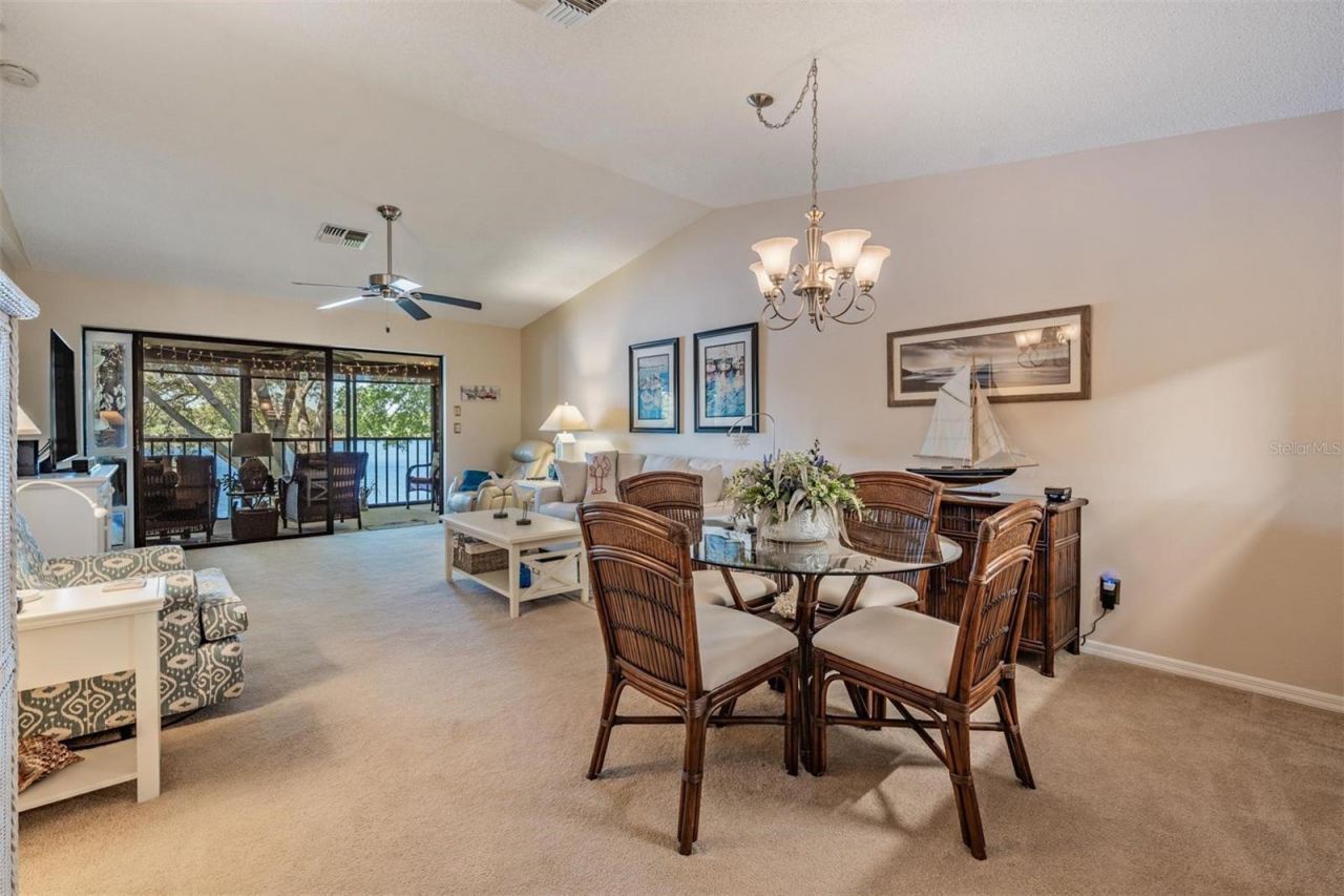 2070 Lakeview Drive, Unit 204, Clearwater, FL 33763 Photo