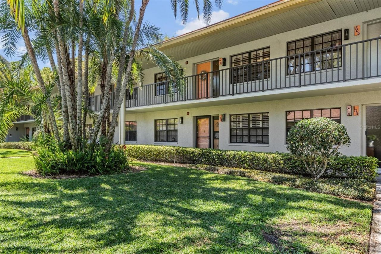 2070 Lakeview Drive, Unit 204, Clearwater, FL 33763 Photo