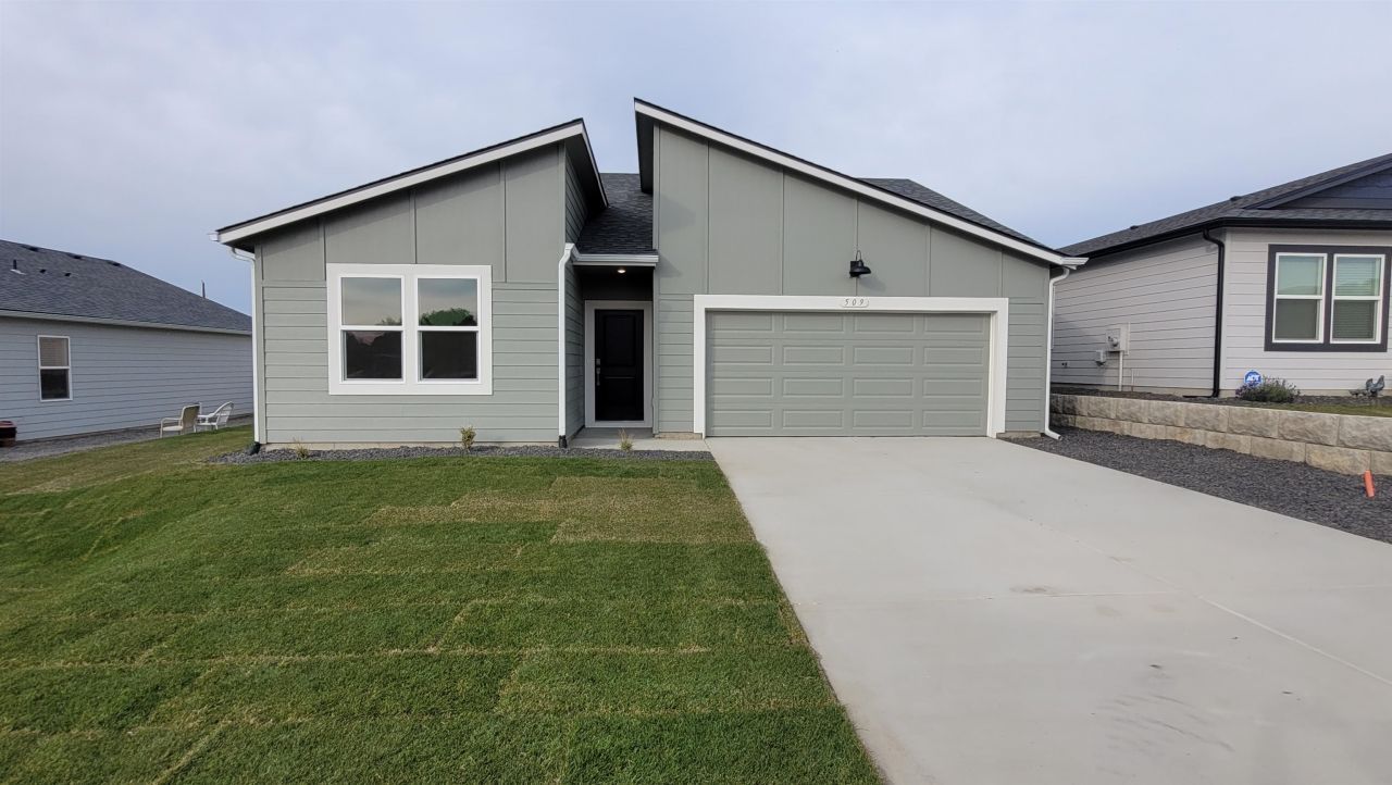 509 E L St, Deer Park, WA 99006 Main Photo