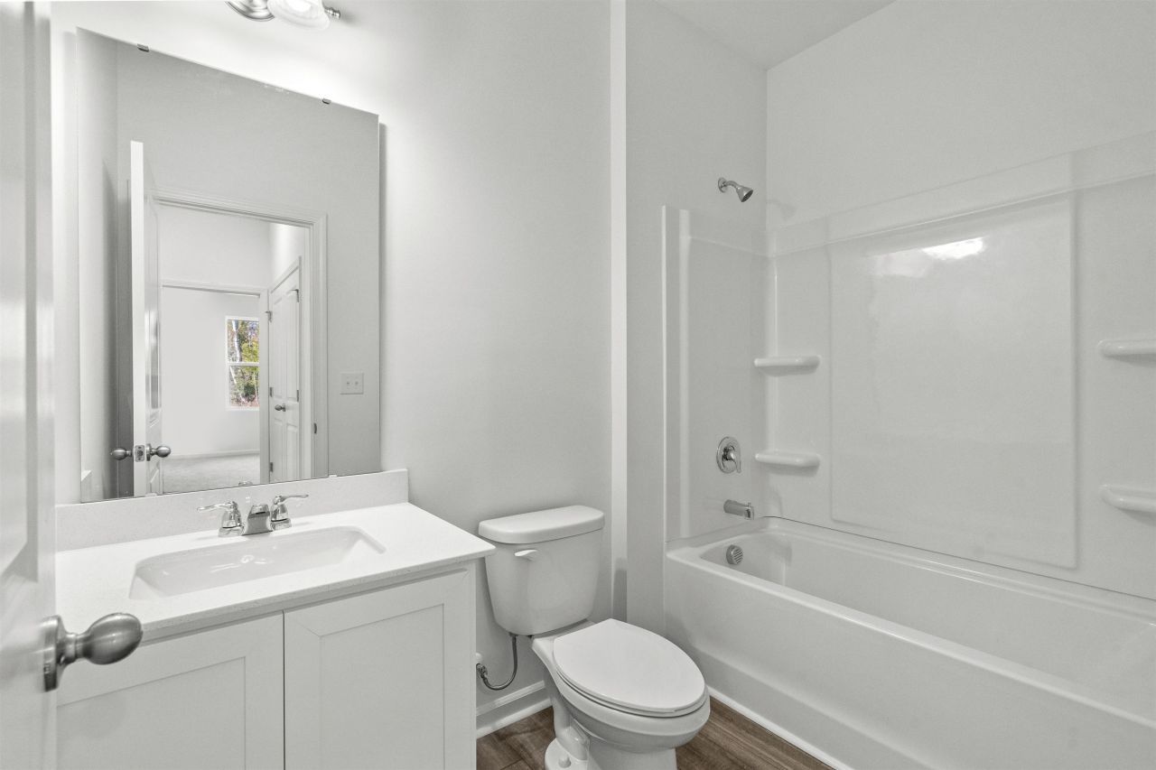 542 Silver Pidgeon St  Photo 7