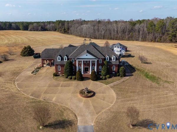 30253 Camp Parkway , Courtland, VA 23837