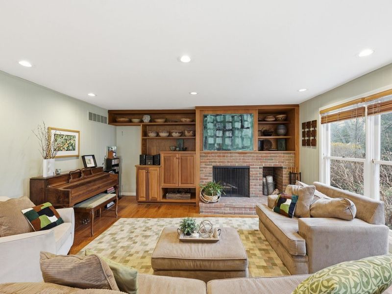 3670 Romnay Road, Columbus, OH 43220 Photo 17