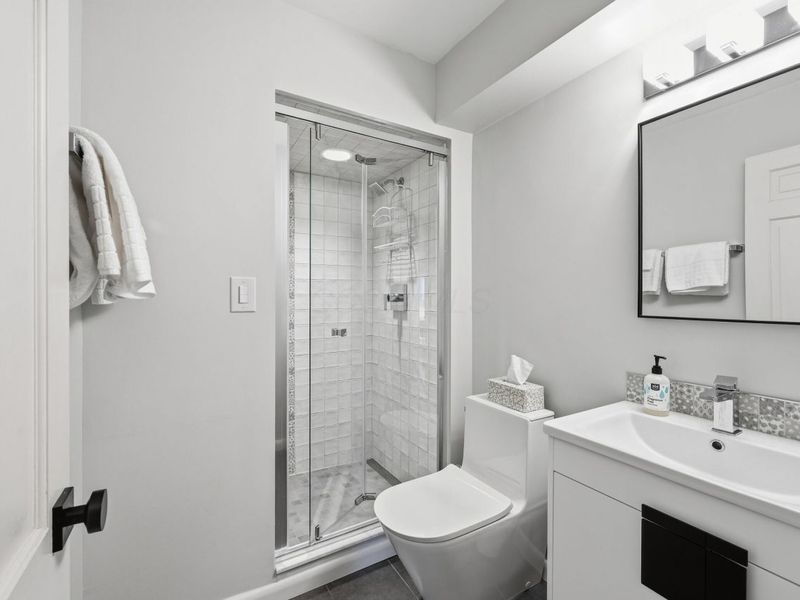 3670 Romnay Road, Columbus, OH 43220 Photo 21