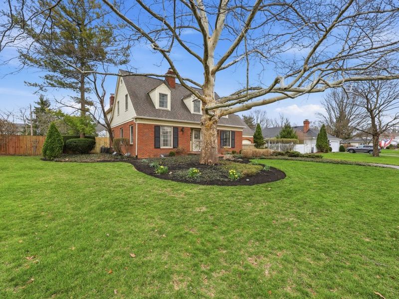 3670 Romnay Road, Columbus, OH 43220 Photo 3