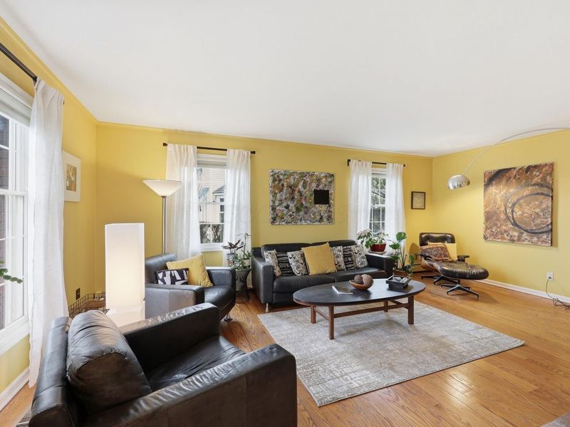 3670 Romnay Road, Columbus, OH 43220 Photo 7