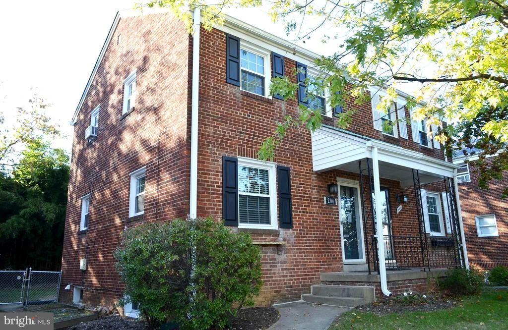 206 S Courthouse Road, Arlington, VA 22204 Main Photo