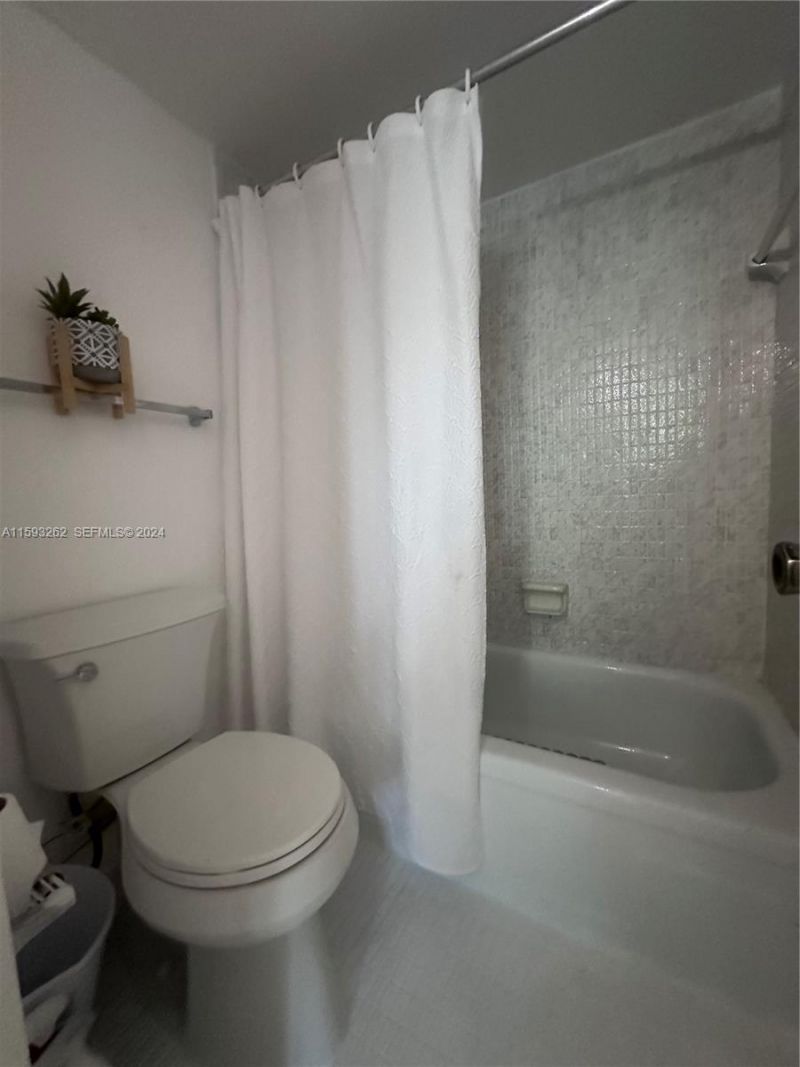 7021 Environ Boulevard, Unit 317, Lauderhill, FL 33319 Photo