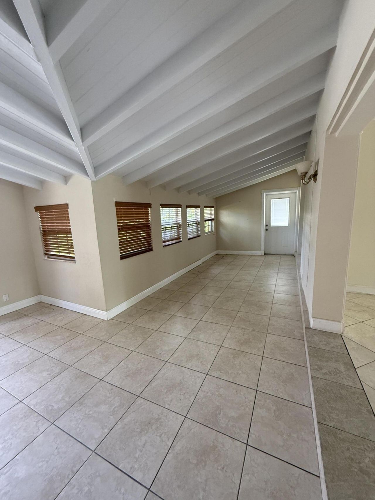 2456 Middle River Drive, Fort Lauderdale, FL 33305 Photo
