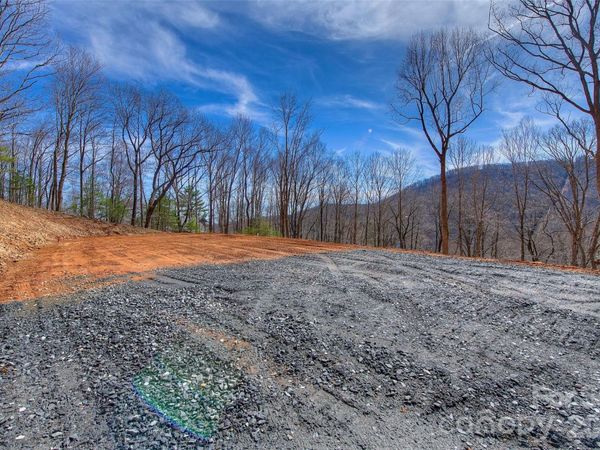 000 Poplar Trail , Spruce Pine, NC 28777