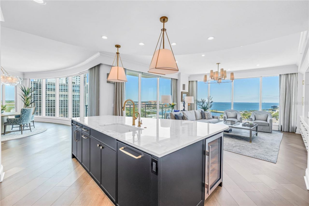 180 Beach Drive Ne, Unit 1401, Saint Petersburg, FL 33701 Photo