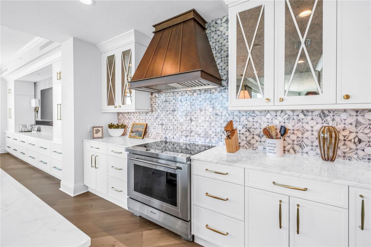 180 Beach Drive Ne, Unit 1401, Saint Petersburg, FL 33701 Photo