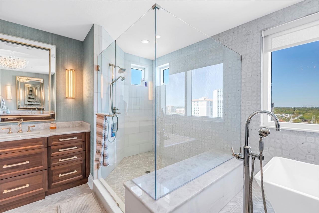 180 Beach Drive Ne, Unit 1401, Saint Petersburg, FL 33701 Photo