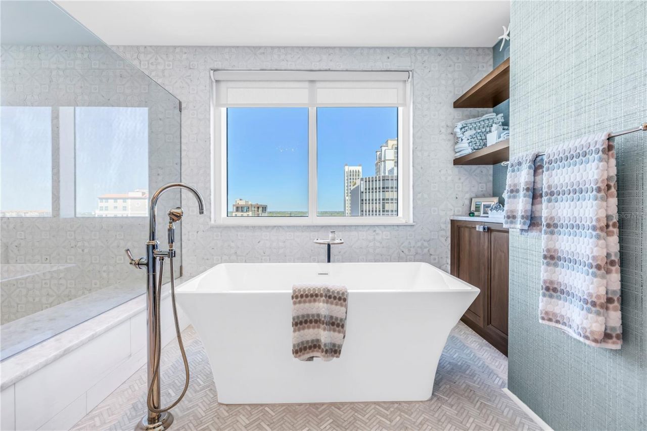 180 Beach Drive Ne, Unit 1401, Saint Petersburg, FL 33701 Photo