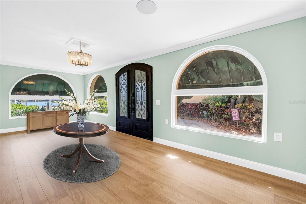 2410 Coffee Pot Boulevard Ne, Saint Petersburg, FL 33704 Photo