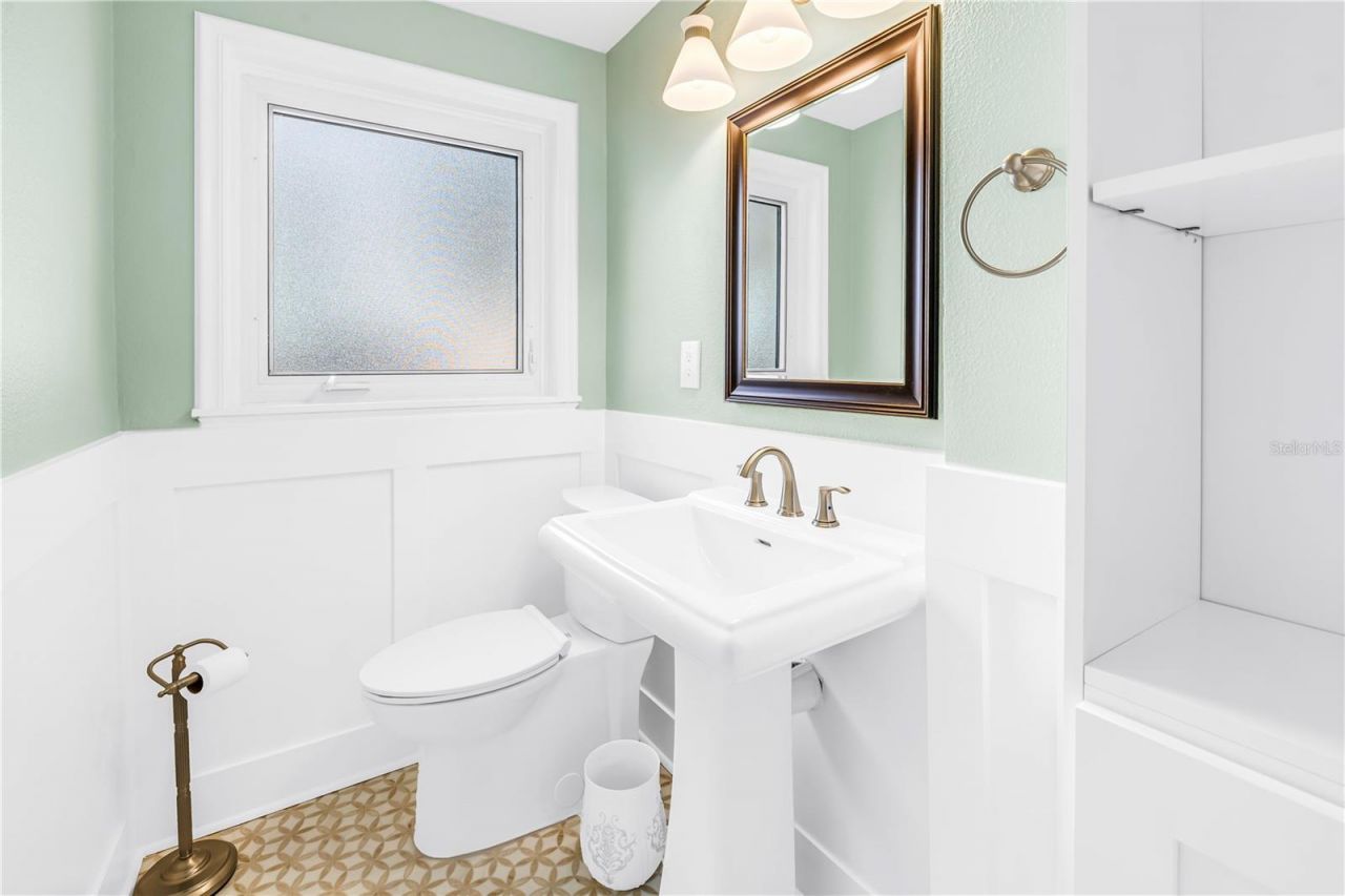 2410 Coffee Pot Boulevard Ne, Saint Petersburg, FL 33704 Photo