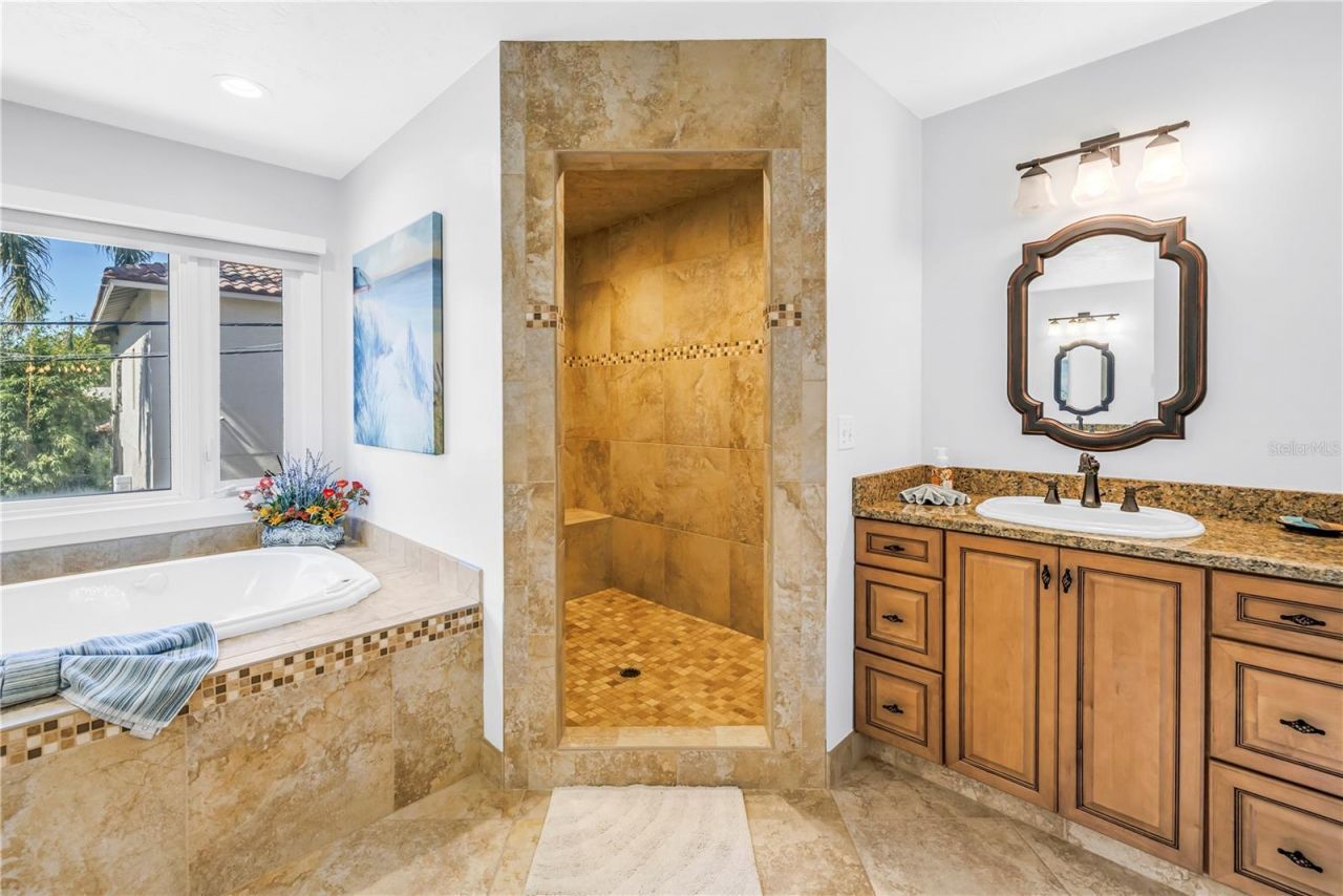 2410 Coffee Pot Boulevard Ne, Saint Petersburg, FL 33704 Photo