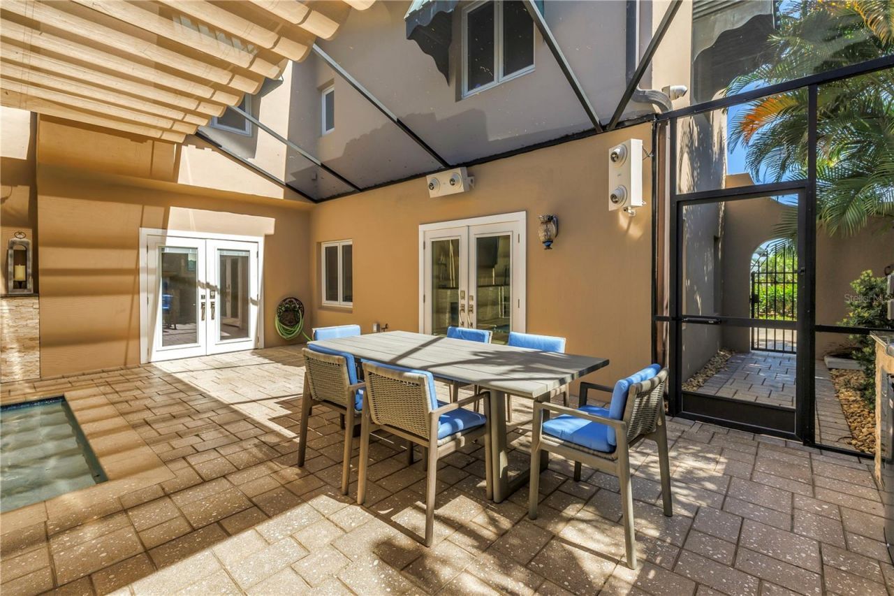 2410 Coffee Pot Boulevard Ne, Saint Petersburg, FL 33704 Photo