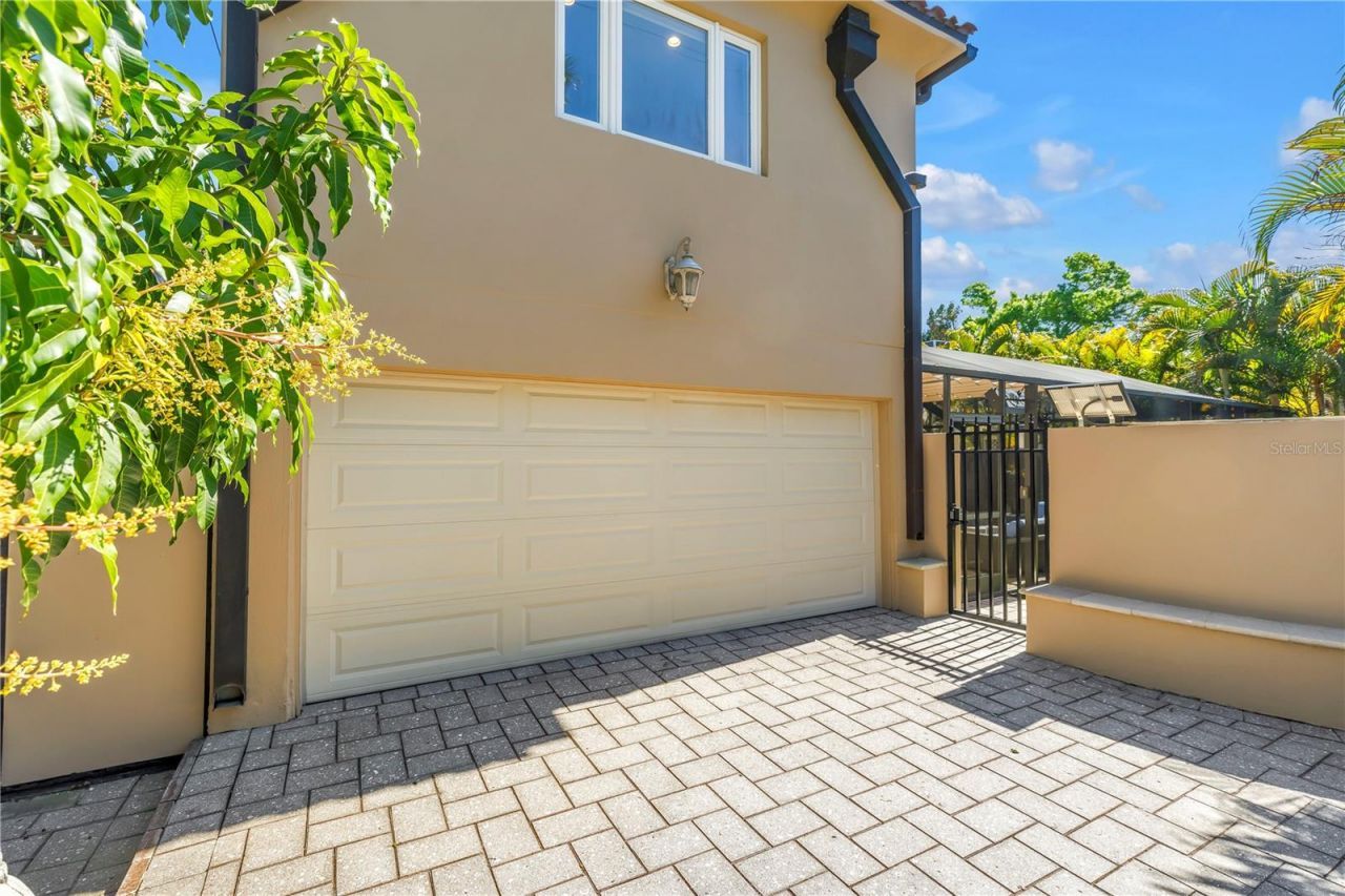 2410 Coffee Pot Boulevard Ne, Saint Petersburg, FL 33704 Photo