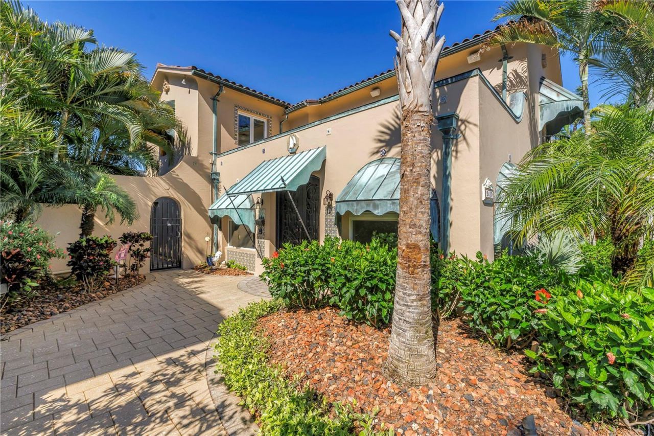 2410 Coffee Pot Boulevard Ne, Saint Petersburg, FL 33704 Photo